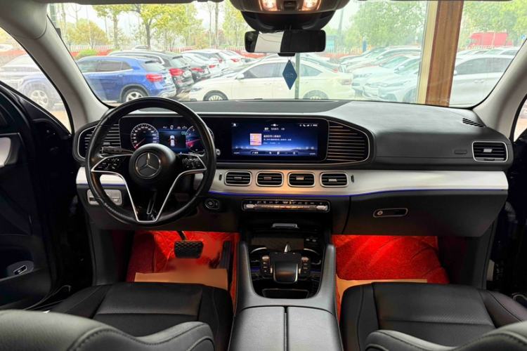 Used Mercedes-Benz GLE 2024 GLE 450 4MATIC AMG Line Interior 1