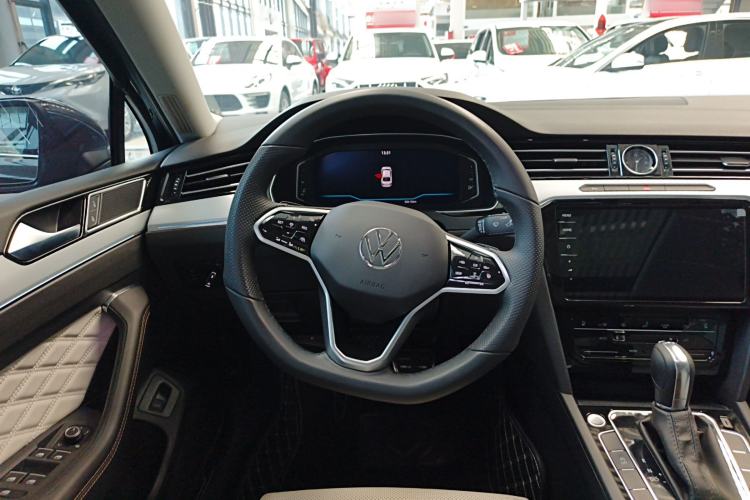 Used Volkswagen Magotan 2023 2 Million Units Commemorative Edition 330TSI DSG Luxury Version
