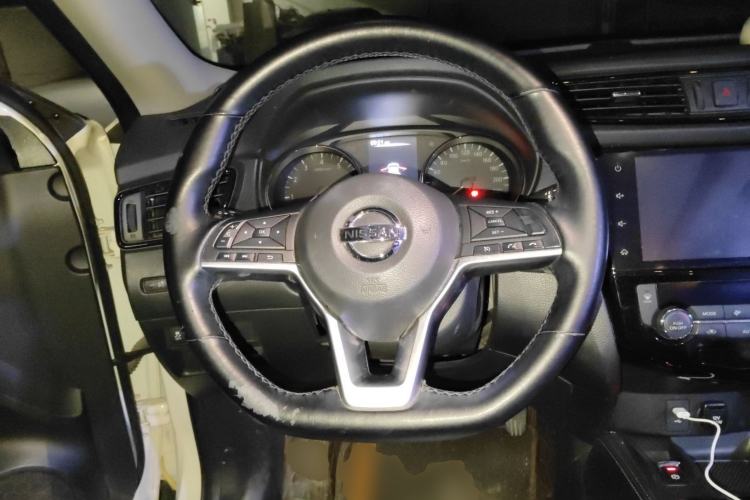 Used Nissan X-Trail 2020 2.0L XL Premium CVT 2WD SmartConnect Luxury Edition Steering Wheel