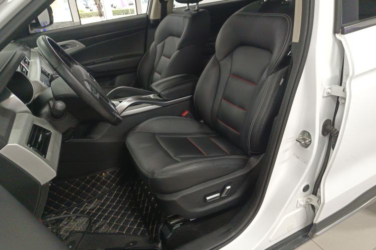 Used Geely Auto Emgrand X7 Sport 2018 1.8TD Automatic Two-Wheel Drive Smart Connect 4G Internet Edition Left Front Seat