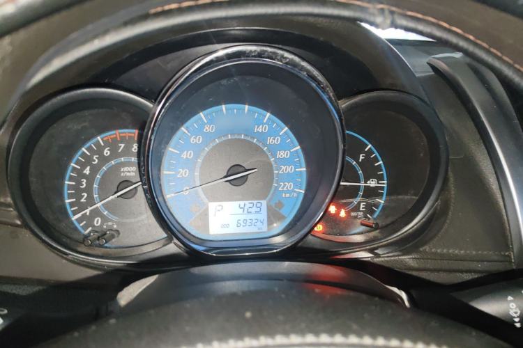 Used Toyota YARiS L Zhi Xuan 2015 1.5E Automatic Charm Edition
