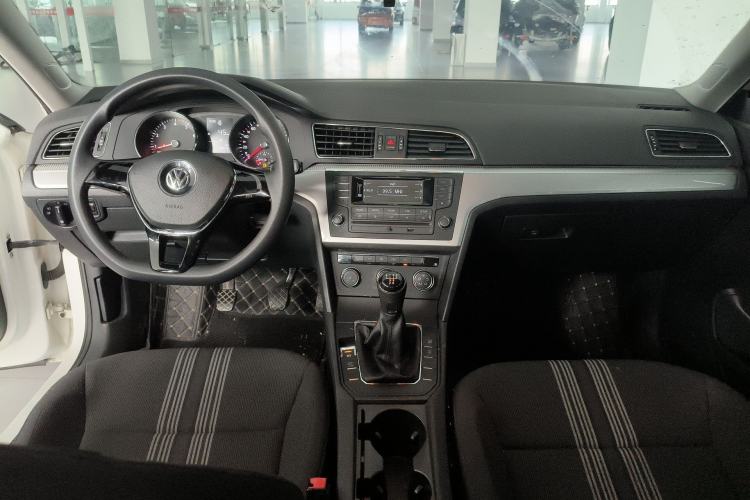 Used Volkswagen Lamando 2017 230TSI Manual Trend Edition
