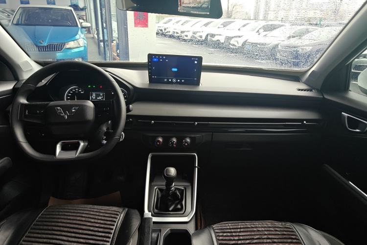 Used Wuling Alvez 2022 1.5L Manual Free-Style Model