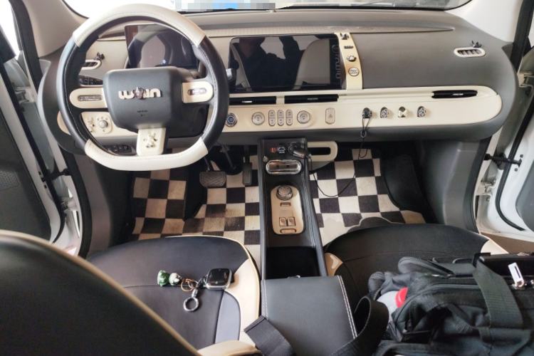 Used CHANGAN NEVO Lumin 2022 210km Sweet Edition Center Console