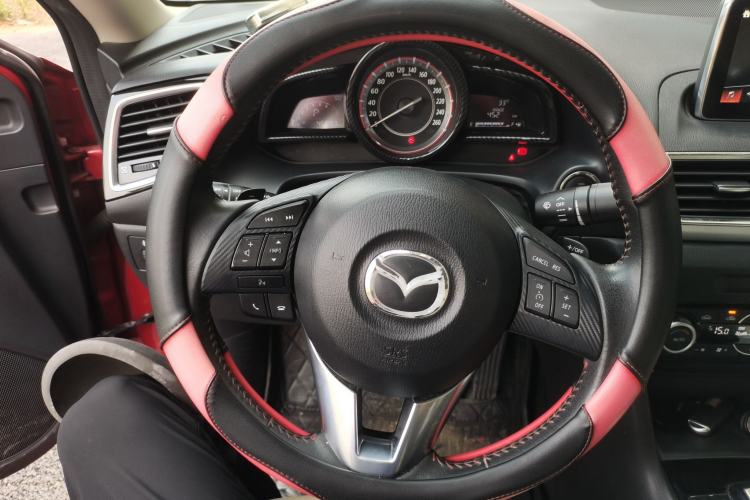 Used Mazda 3 Axela 2014 Sedan 2.0L Automatic Sport Model Steering Wheel