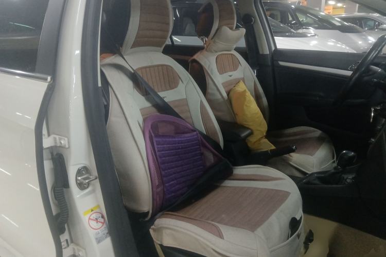 Used Volkswagen Gran Lavida 2015 1.6L Automatic Comfort Edition Right Front Seat