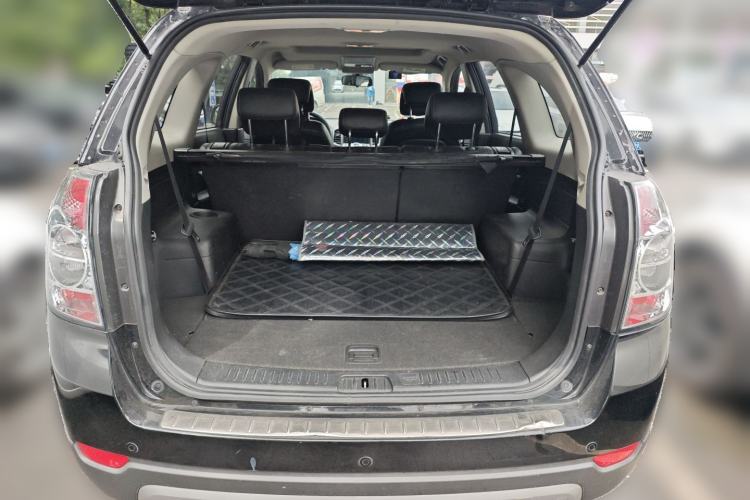 Used Chevrolet Captiva 2012 2.4L 4x4 Flagship Edition 7 Seats