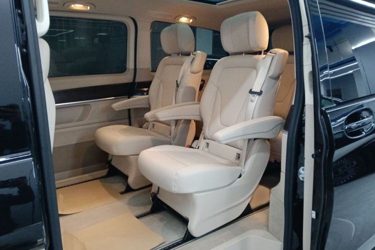 Used Mercedes-Benz V-Class 2022 V 260 Avantgarde Edition