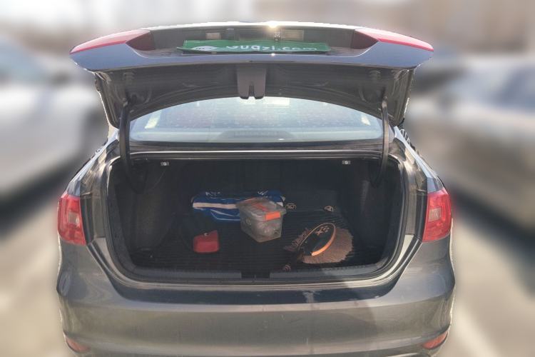 Used Volkswagen Sagitar 2012 1.6L Manual Comfort Model
