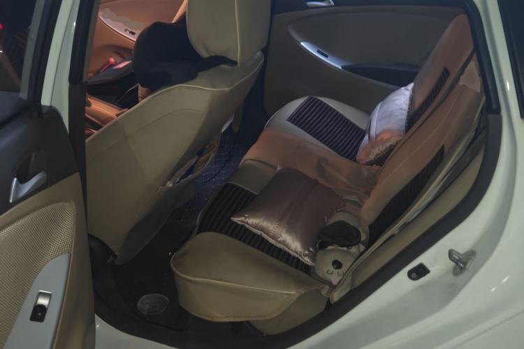 Used Hyundai Verna (older generation) 2010 Sedan 1.4L Manual Comfort GS
