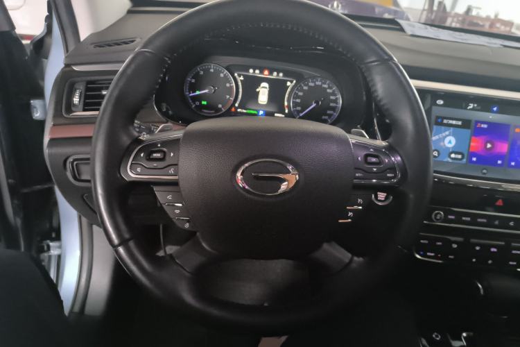 Used GAC Trumpchi GS8 2017 320T Two-Wheel Drive Luxury Smart Connectivity Version (7 Seats) Steering Wheel