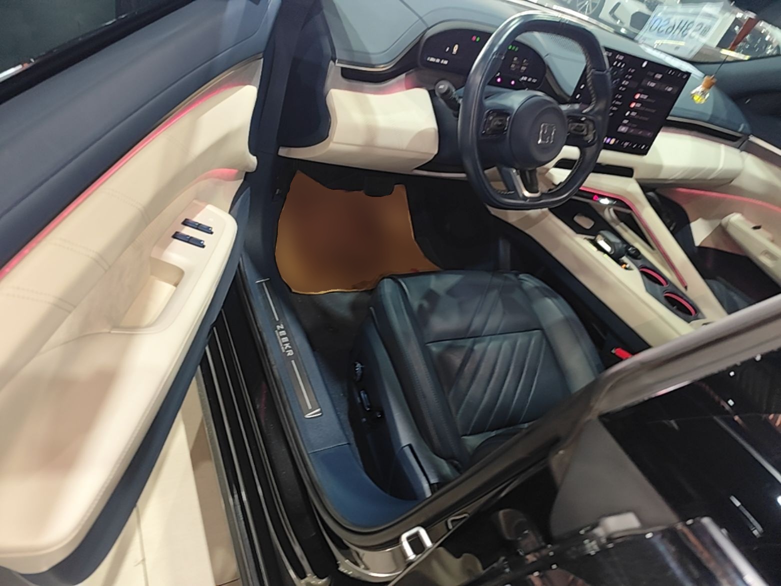Zeekr 001 2024 ME Edition 100 kWh All-Wheel Drive — снимка 18