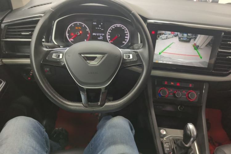 Used Jetta VS5 2022 280TSI Automatic Enjoyment Model Center Console