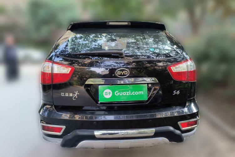 Used BYD S6 2014 2.0L Manual Luxury 5-Seater