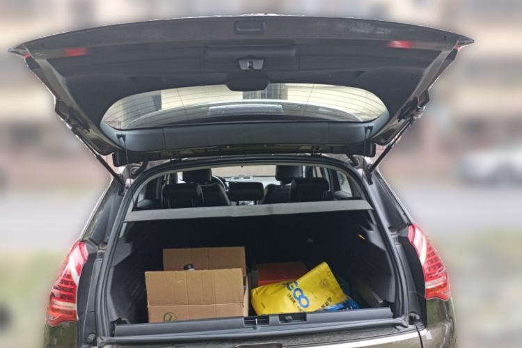 Used Peugeot 3008 2015 2.0L Automatic Classic Edition Trunk