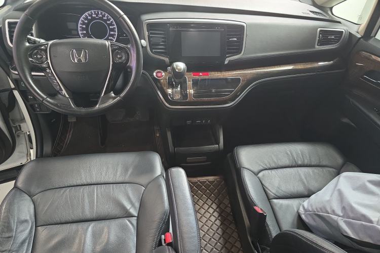 Used Honda Odyssey 2015 Updated Version 2.4L Smart Edition Center Console