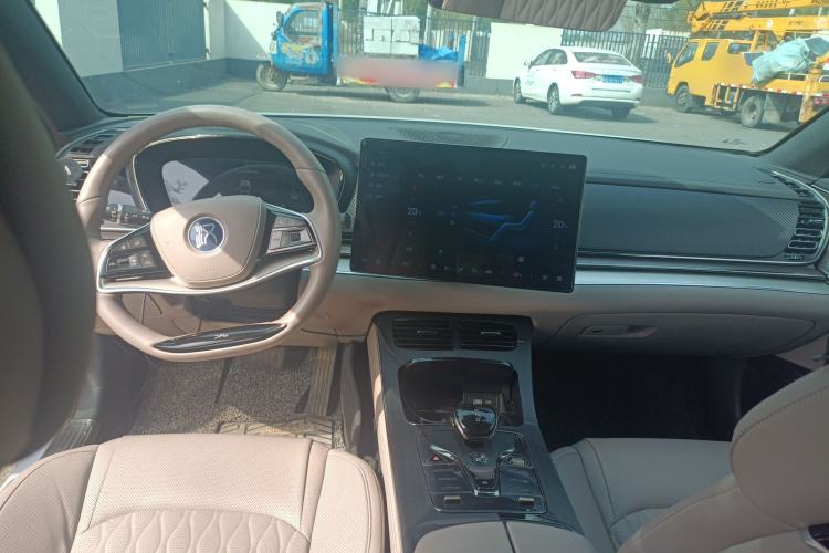 Used BYD Han 2024 DM-i Glory Edition 121KM Prestige Model Center Console