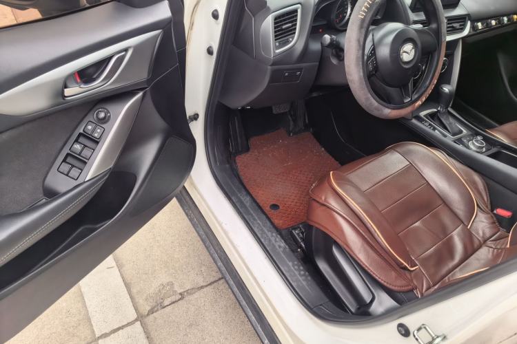 Used Mazda CX-4 2016 2.0L Automatic 2WD Blue Sky Dynamic Edition Driver Seat