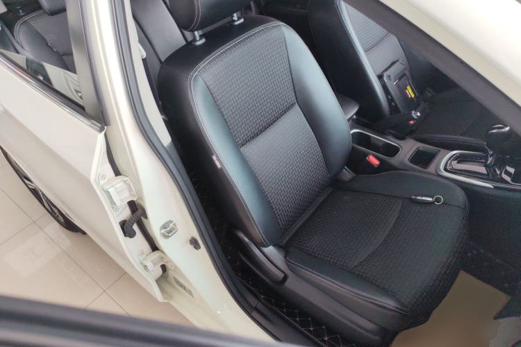 Used Nissan Tiida 2019 1.6L CVT Smart Drive Version China VI Standard Right Front Seat