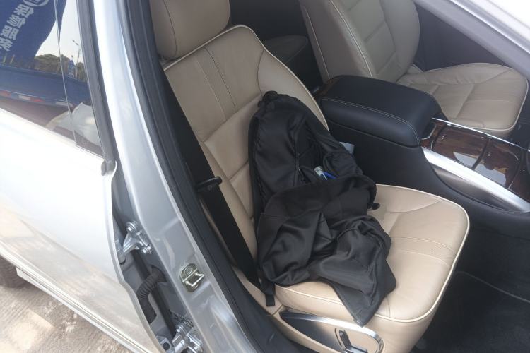 Used Mercedes-Benz R-Class 2011 R 350 L 4MATIC
