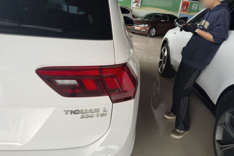 Used Volkswagen Tiguan L 2020 330TSI Automatic Two-Wheel Drive Panoramic Comfort Edition China VI Standard Right Rear Taillight