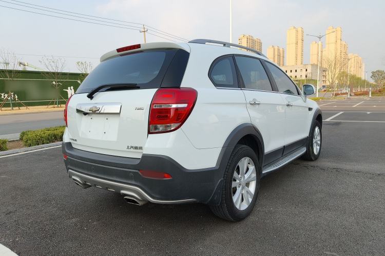 Used Chevrolet Captiva 2017 2.4L 4x4 Flagship Edition 7-Seater
