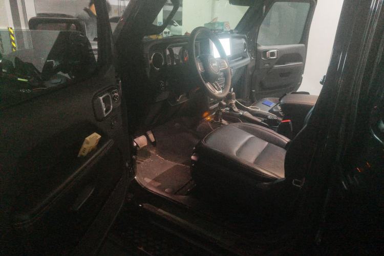 Used Jeep Wrangler 2024 2.0T Sahara Four-Door Edition Driver Seat