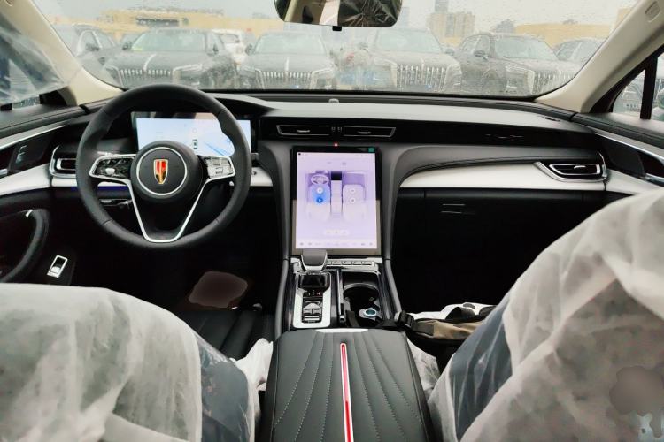 Used Hongqi H5 PHEV 2025 170 Super Hybrid Version Center Console