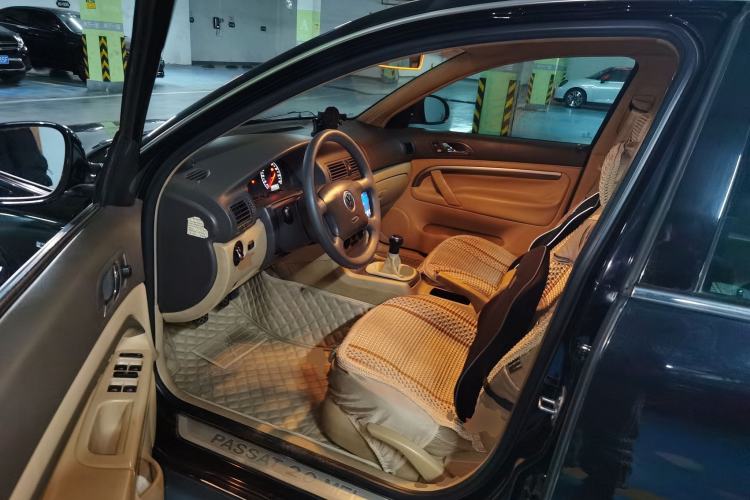 Used Volkswagen Passat 2005 2.0L Manual Value Edition
