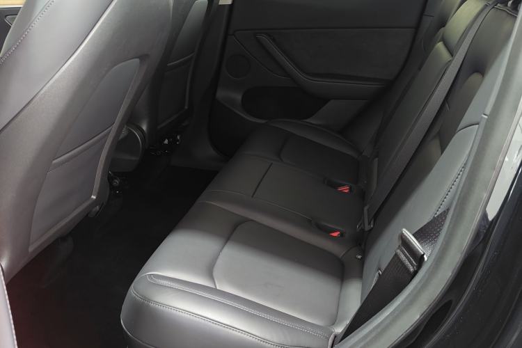 Used Tesla Model Y 2022 Long-Range All-Wheel-Drive Version