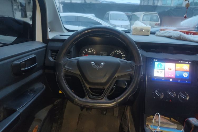 Used Wuling Hongguang PLUS 2019 1.5T Manual Standard Edition 5 Seats