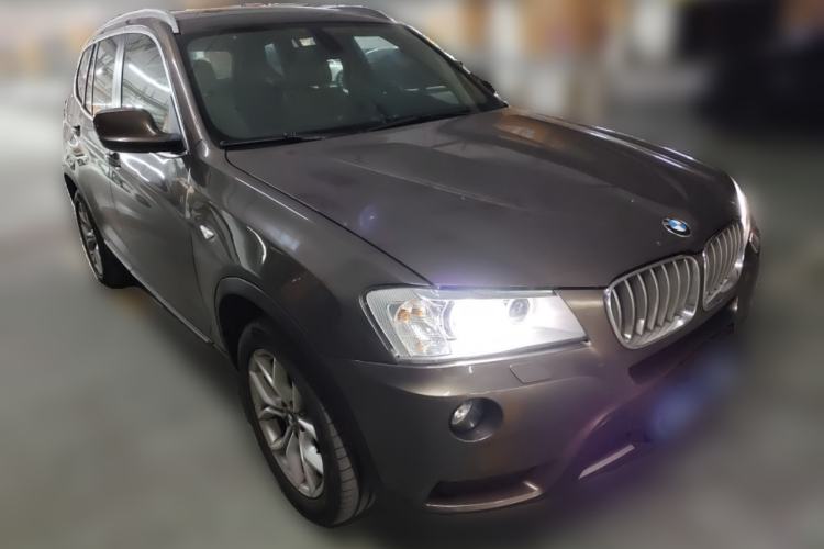 Used BMW X3  Front Right 45 Deg