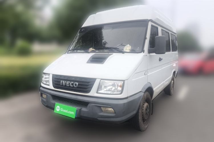 Used Iveco Daily 2017 2.5T A35 Passenger Van 5-7 Seats Model 47Z5