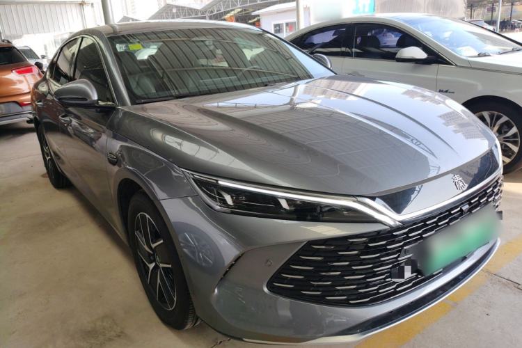 Used BYD Qin L 2025 DM-i Smart Drive 120KM Leading Model Front Right 45 Deg