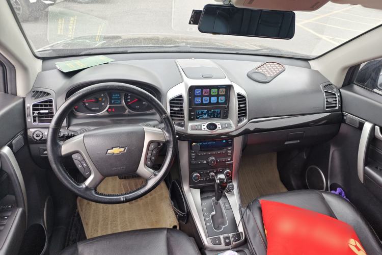 Used Chevrolet Captiva 2015 2.4L 4x4 Flagship Edition 7-Seater