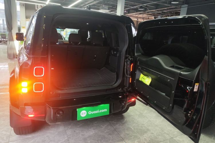 Used Land Rover Defender 2024 110 3.0T P400 X-DYNAMIC HSE
