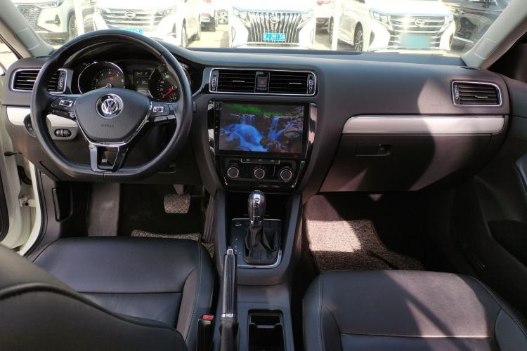 Used Volkswagen Sagitar 2017 230TSI Automatic Comfort Version