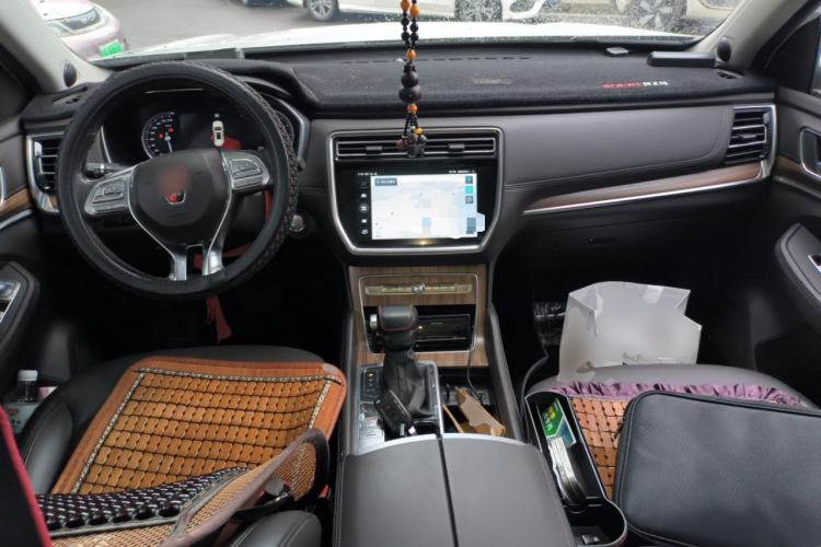 Used Roewe RX8 2018 30T Smart Connectivity Two-Wheel Drive Flagship Edition
