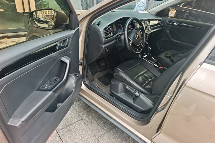 Used Volkswagen T-ROC 2018 280TSI DSG Two-Wheel-Drive Comfort Version China V Standard Driver Seat