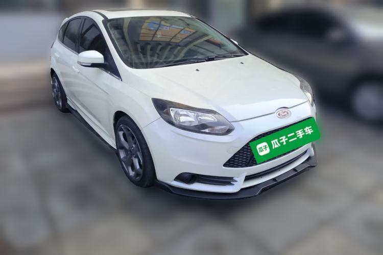 Used Ford Focus 2012 Hatchback 2.0L Automatic Luxury Sport Model
