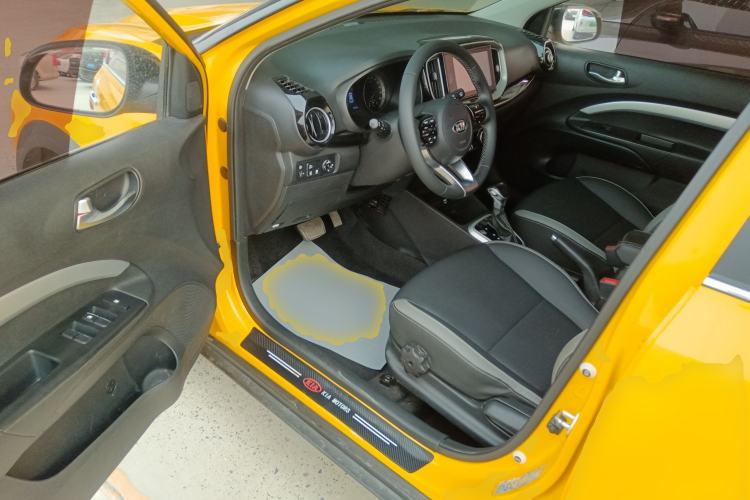 Used Kia kx1 Stonic 2021 1.4L Automatic Fun & Sport Edition Driver Seat