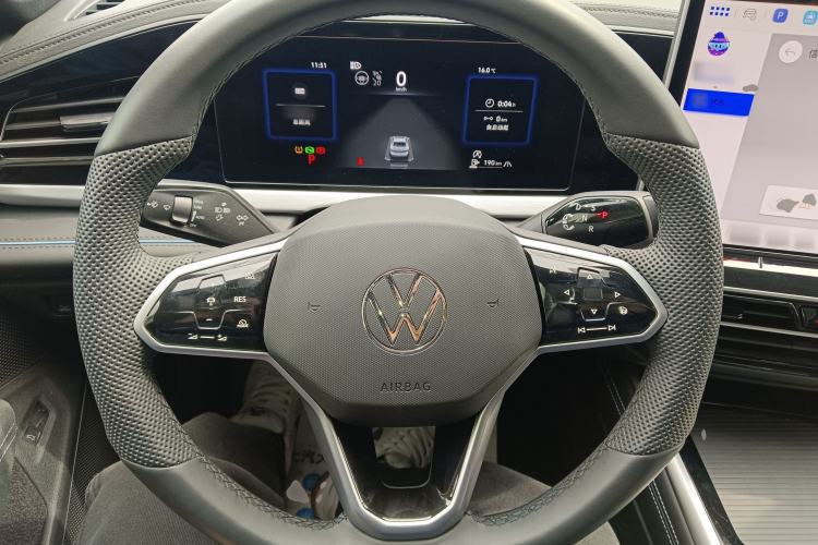 Used Volkswagen Passat 2025 Pro 380TSI Starry Dragon Luxury Edition
