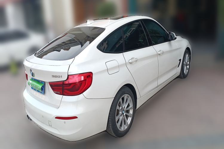 Used BMW 3 Series GT 2016 320i Fashion Model Rear Right 45 Deg