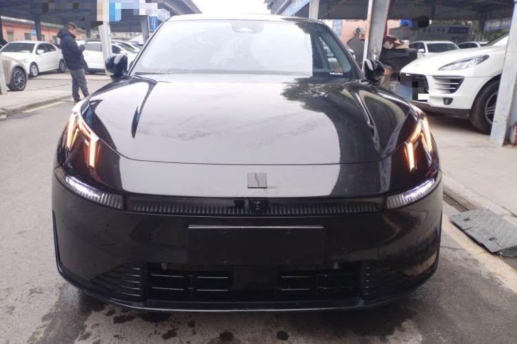 Used Lynk & Co 07 2024 EM-P 126 Long-Range Halo Exterior 1