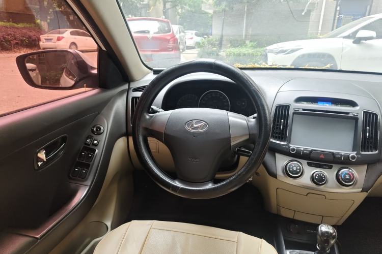 Used Hyundai Celesta 2011 1.6L Manual Luxury Model Steering Wheel