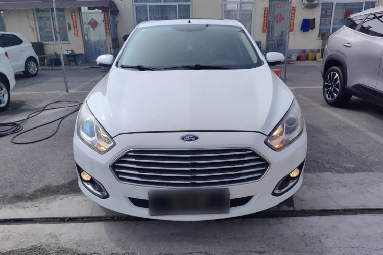 Used Ford Escort 2015 1.5L Manual Fashion Edition