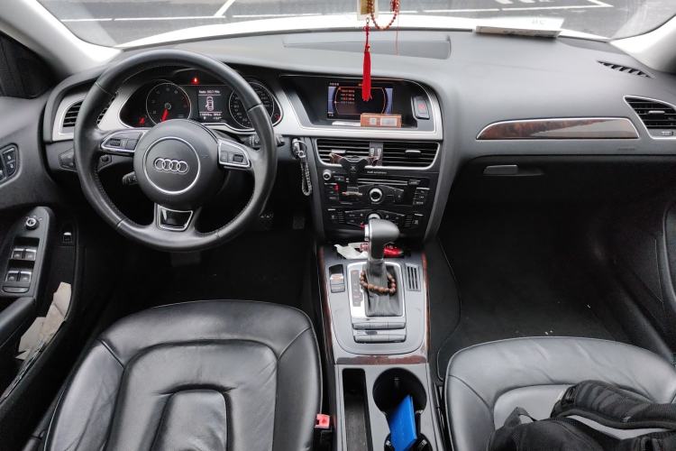 Used Audi A4L 2013 35 TFSI Automatic Comfort Model Center Console