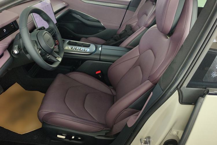 Used Xiaomi Auto SU7 2024 Four-Wheel Drive Ultra-Long Range Advanced Intelligent Driving Max Edition
