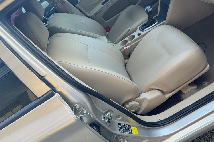 Used Roewe 350 2015 1.5L Automatic Luxury Sunroof Edition
