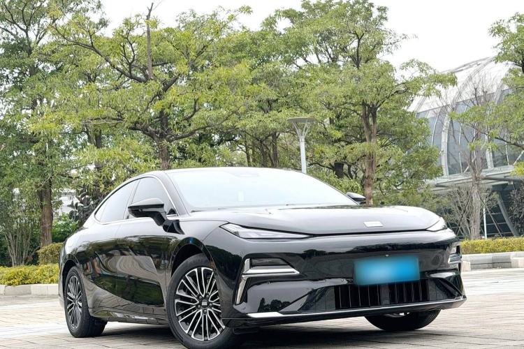 Used Geely Galaxy Galaxy 8 2025 130km EM-i Deluxe Edition